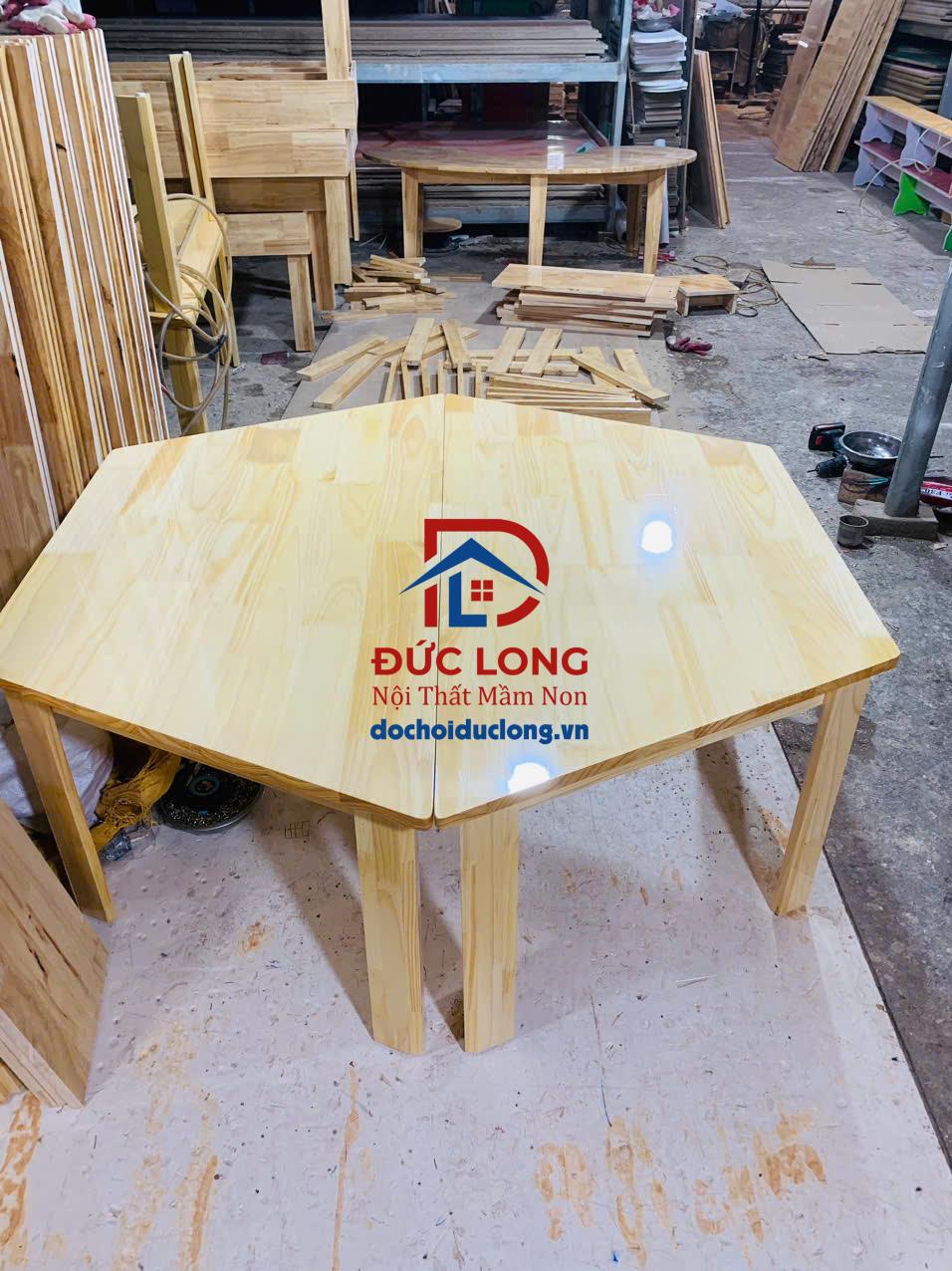 Bàn mầm non gỗ tự nhiên DL-013 Bàn mầm non gỗ tự nhiên DL-013