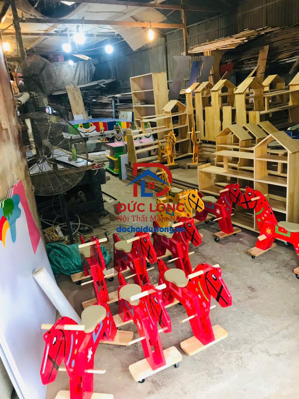 Giá Con Ngựa Mần Non DL-196M Giá Con Ngựa Mần Non DL-196M